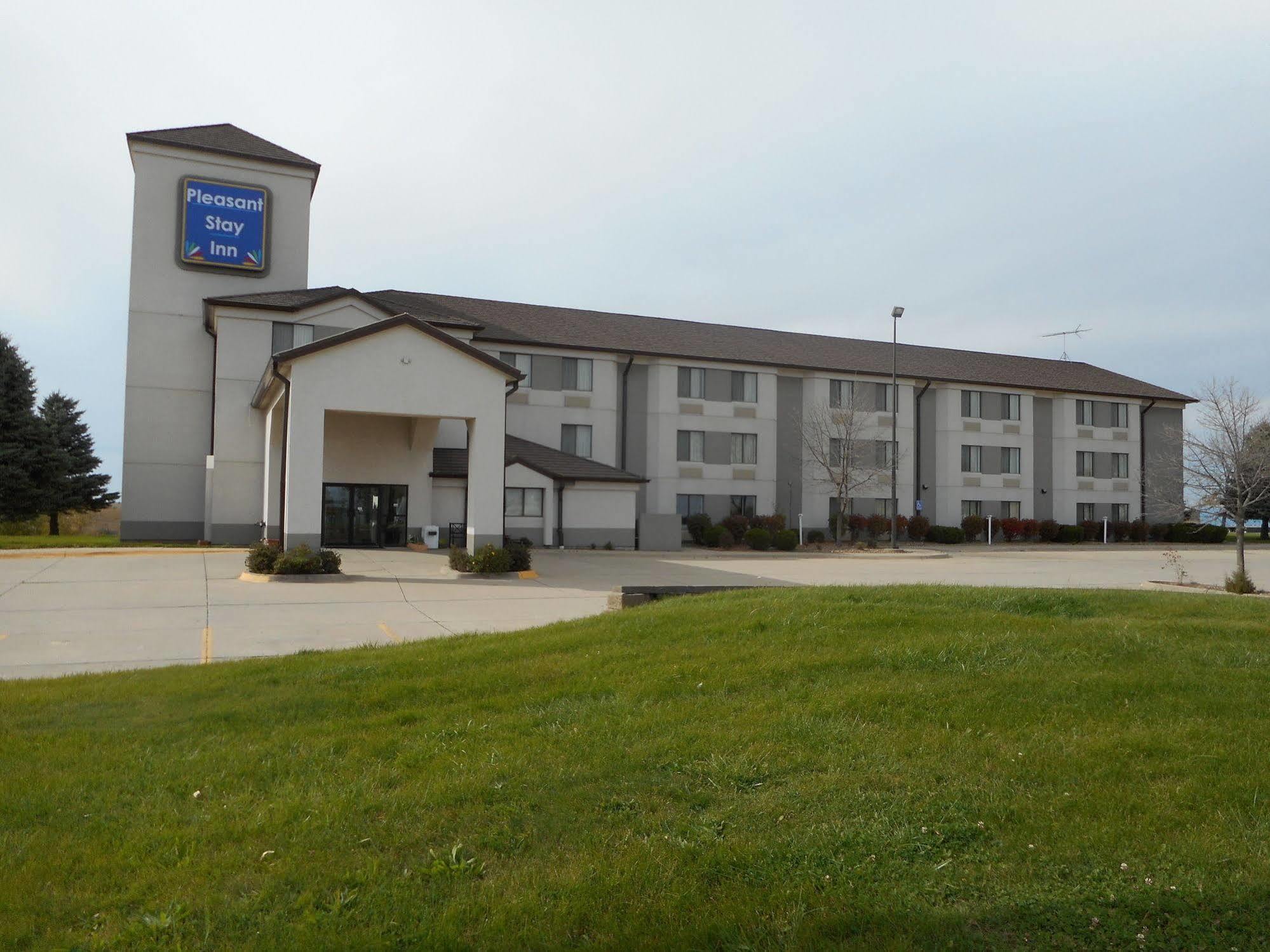 Pleasant Stay Inn & Suites Carnforth Экстерьер фото