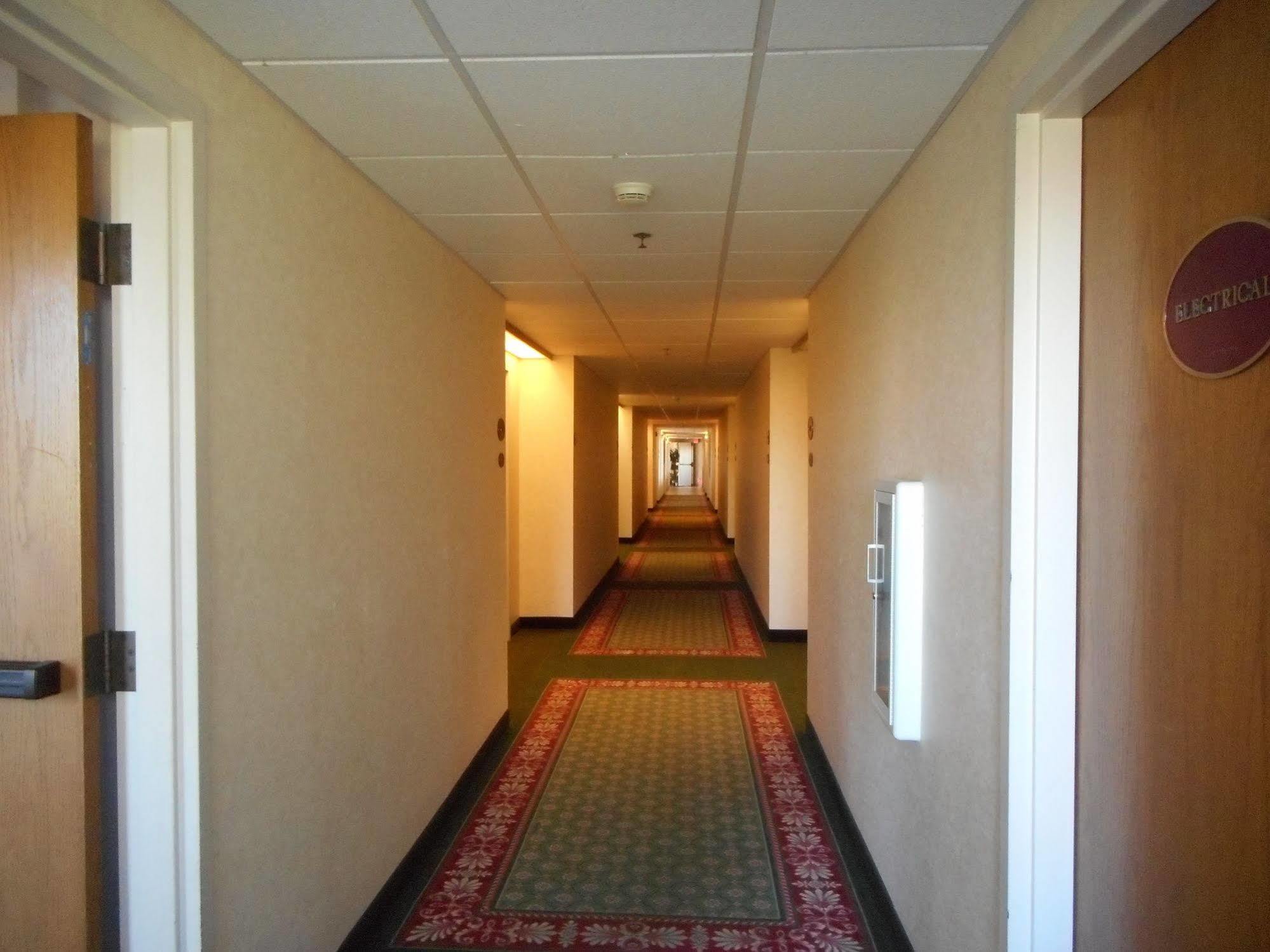 Pleasant Stay Inn & Suites Carnforth Экстерьер фото
